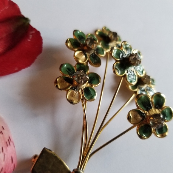 Relisted- vintage green flower bouquet brooch enamel gold tone floral pin - Picture 3 of 12